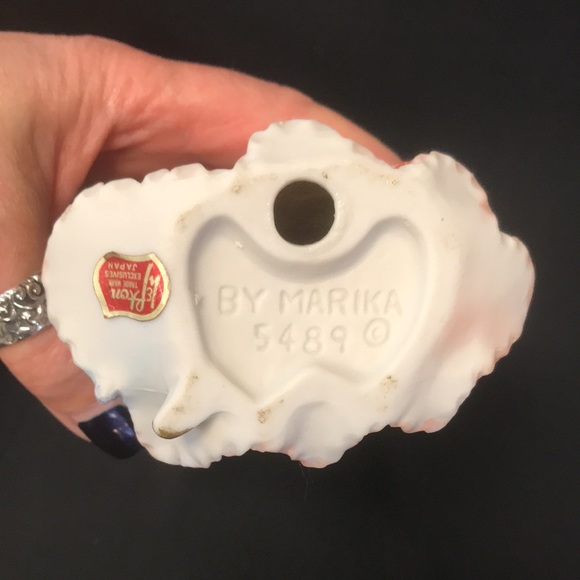 Marika's Original by Lefton Figurine 5489 Girl w/Flower & Umbrella in Pink Dress - Picture 7 of 8